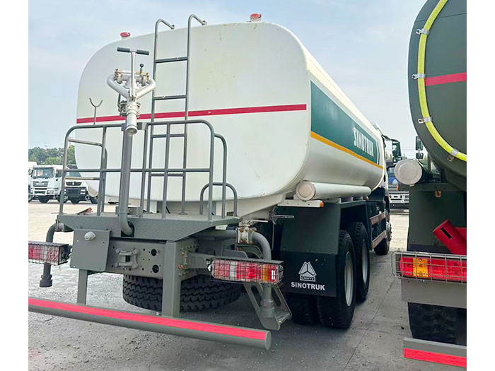 Sinotruk HOWO TX camion-citerne