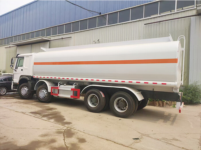 Sinotruk Howo 8x4 Camion-citerne