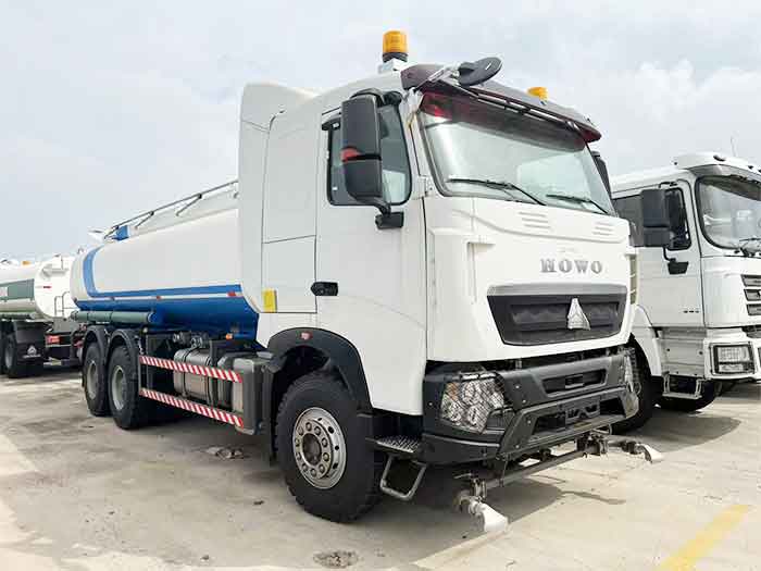 Sinotruk Howo T7H 6x4 Camion-citerne