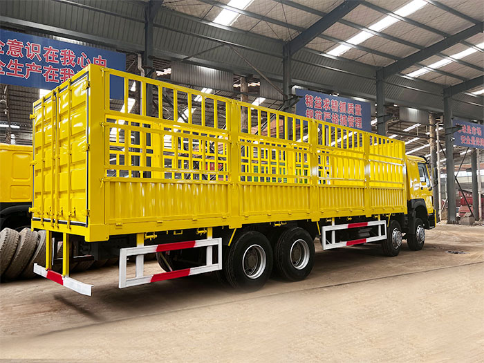 Camion de fret Sinotruk Howo d'occasion