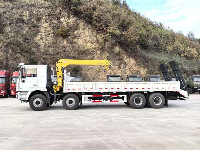 Grue auxiliaire sur camion Shacman F3000