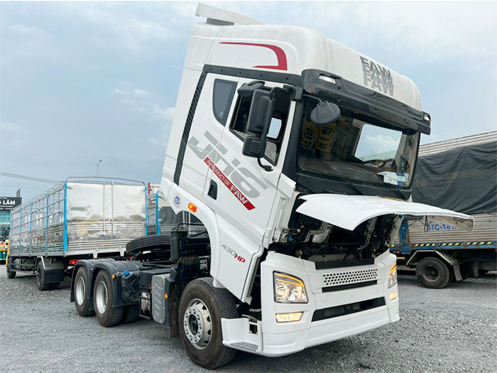 Camion tracteur FAW JH6 6×4