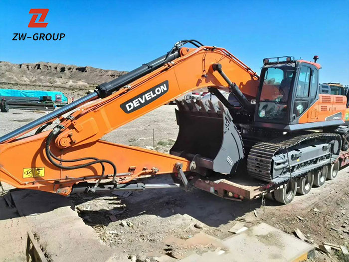 Nouvelle pelle excavatrice Develon DX360LCA-7B