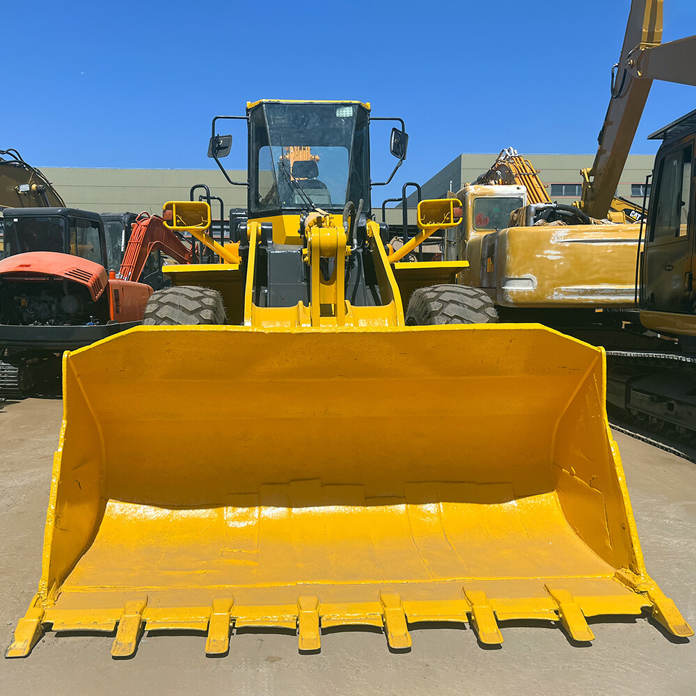 Chargeuse sur pneus Komatsu WA380 d'occasion