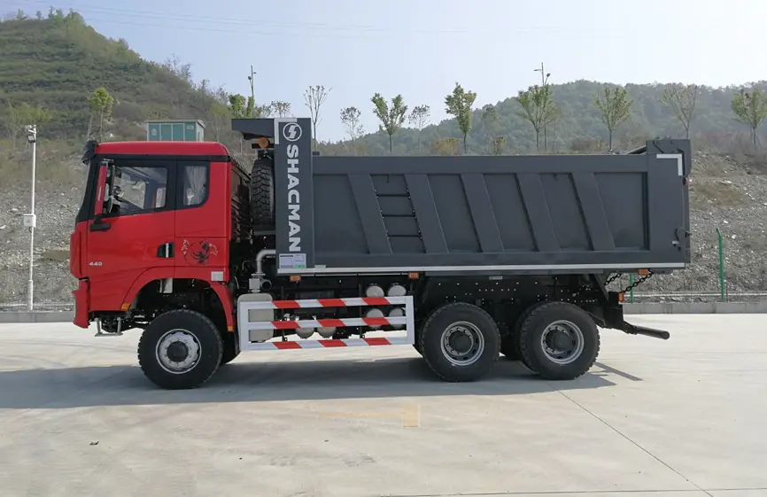 Nouveau / Camion benne Shacman X3000 d'occasion