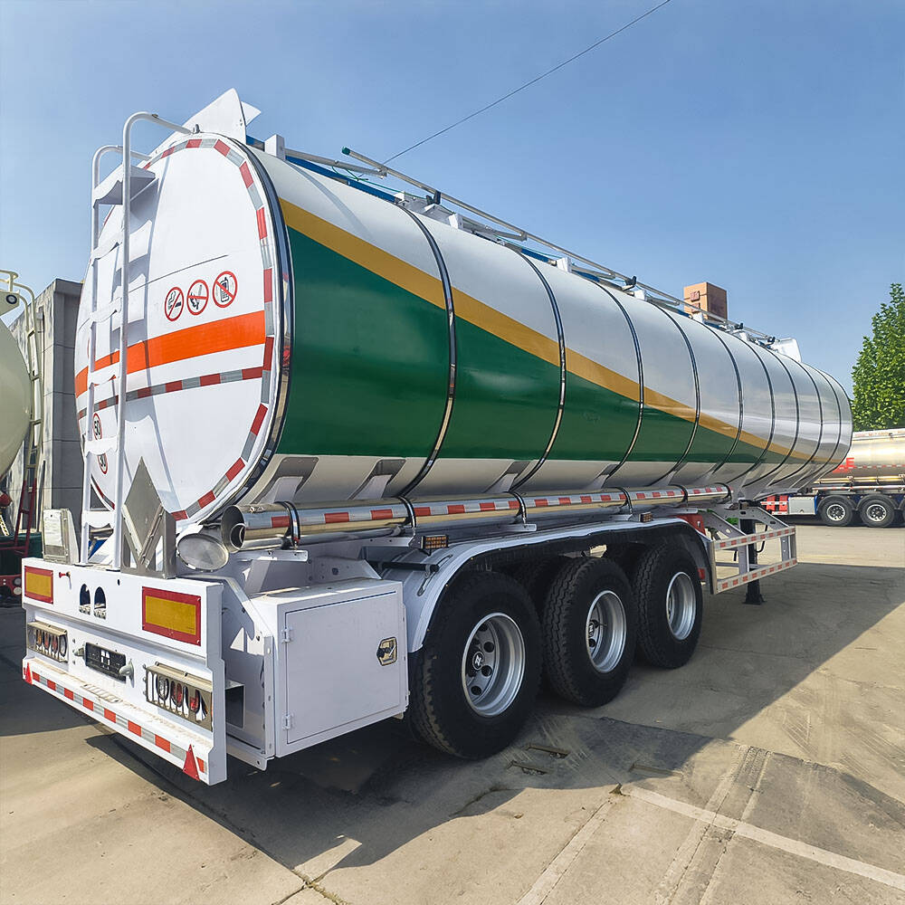 Semi-remorque-citerne de transport d'asphalte à 3 essieux
