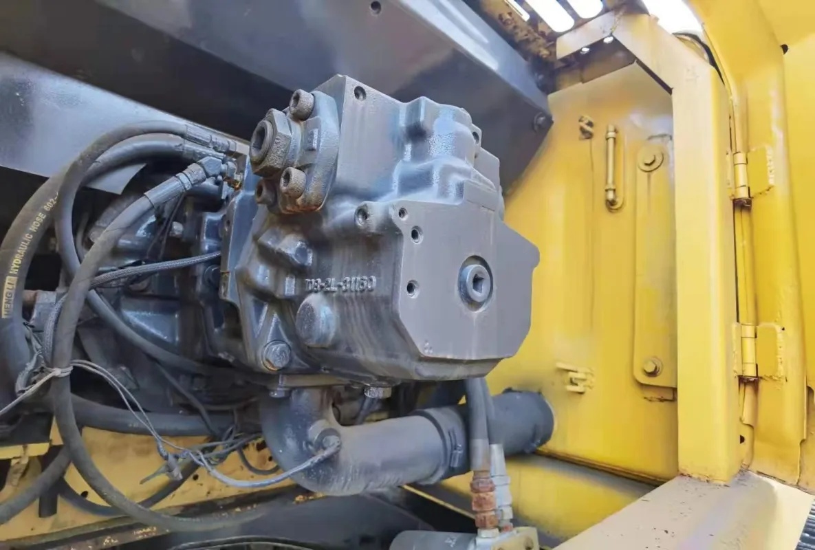 Excavadora usada Komatsu PC220