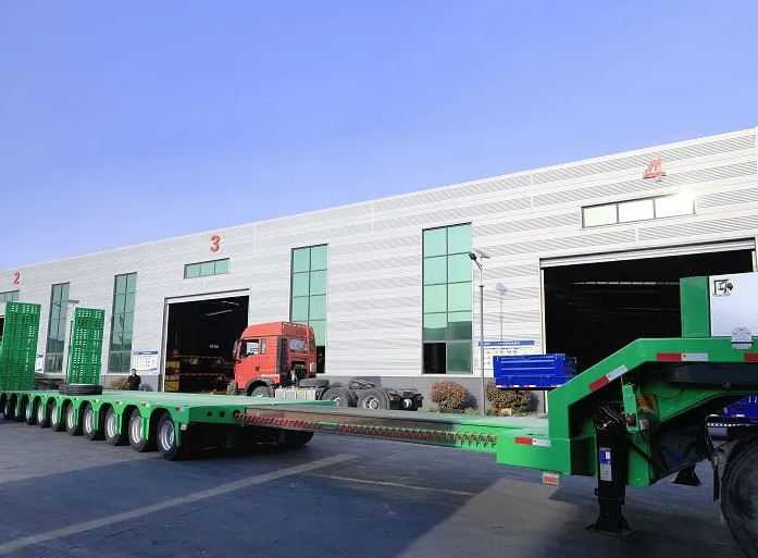 Remolque de plataforma baja extensible de 150T