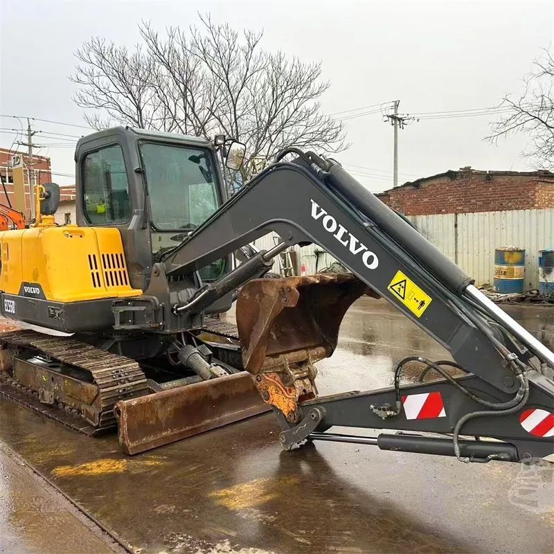 Excavadora Volvo EC55 Usada