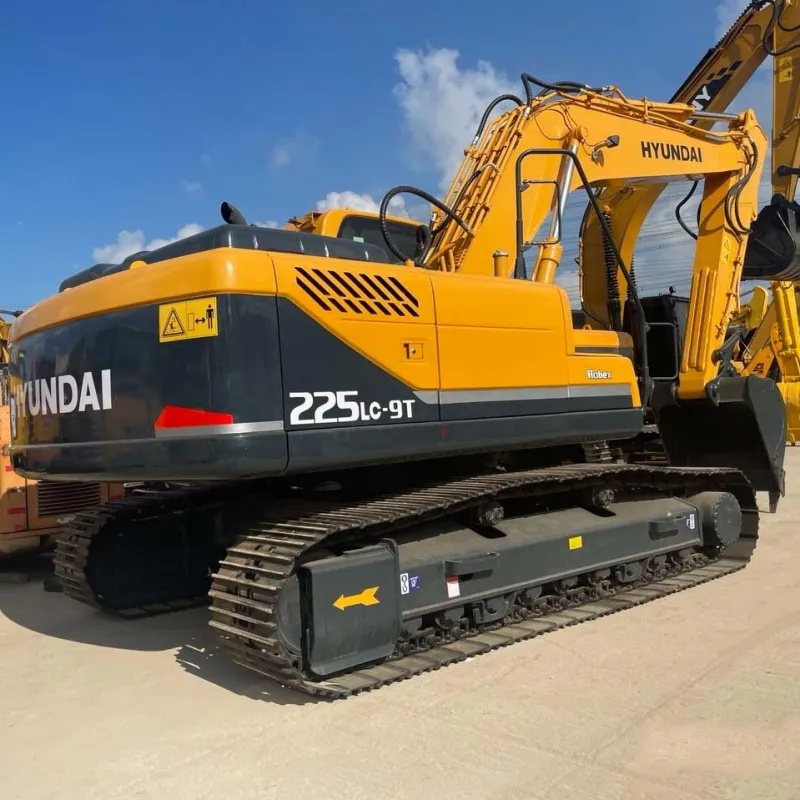 Excavadora Hyundai 225 Usada