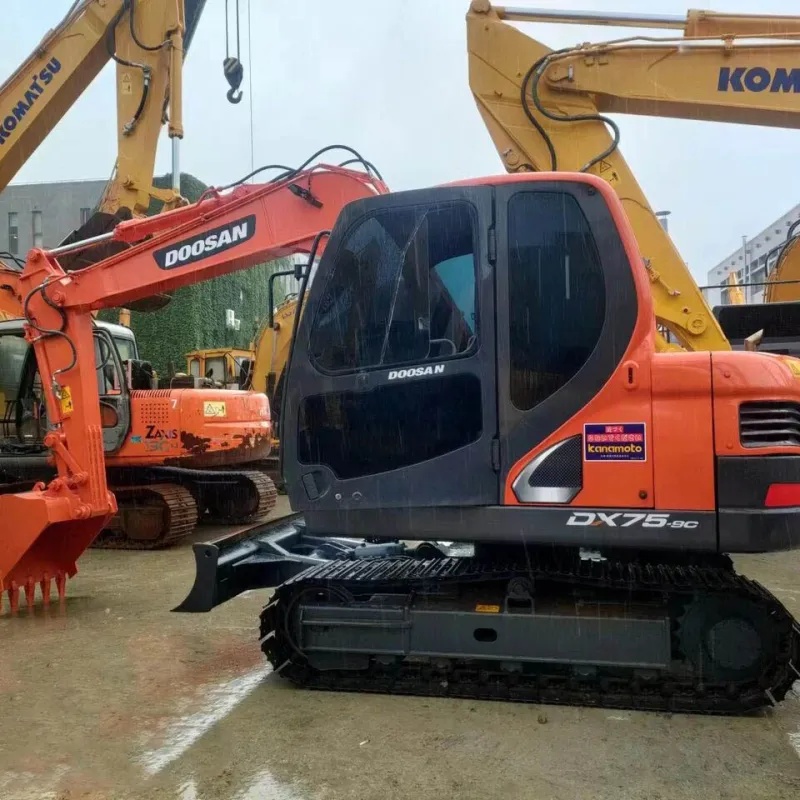 Excavadora Doosan DX75 Usada