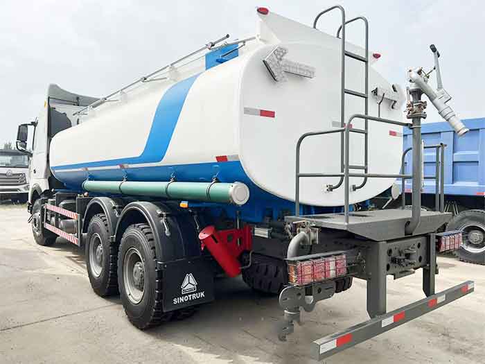 Sinotruk Howo T7H 6x4 Camión Cisterna de Agua