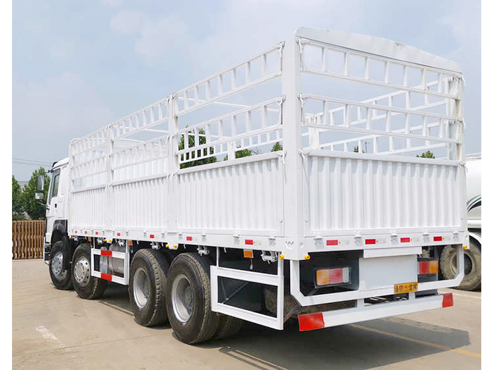 SINOTRUK HOWO 375hp 8x4 Camión de transporte de carga