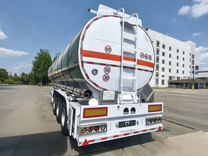 Remolque semirremolque cisterna para transporte de asfalto de 3 ejes