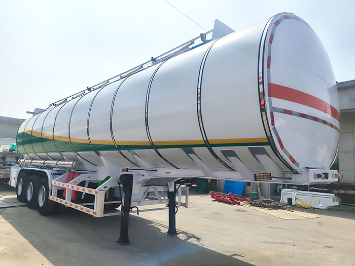 Remolque semirremolque cisterna para transporte de asfalto de 3 ejes