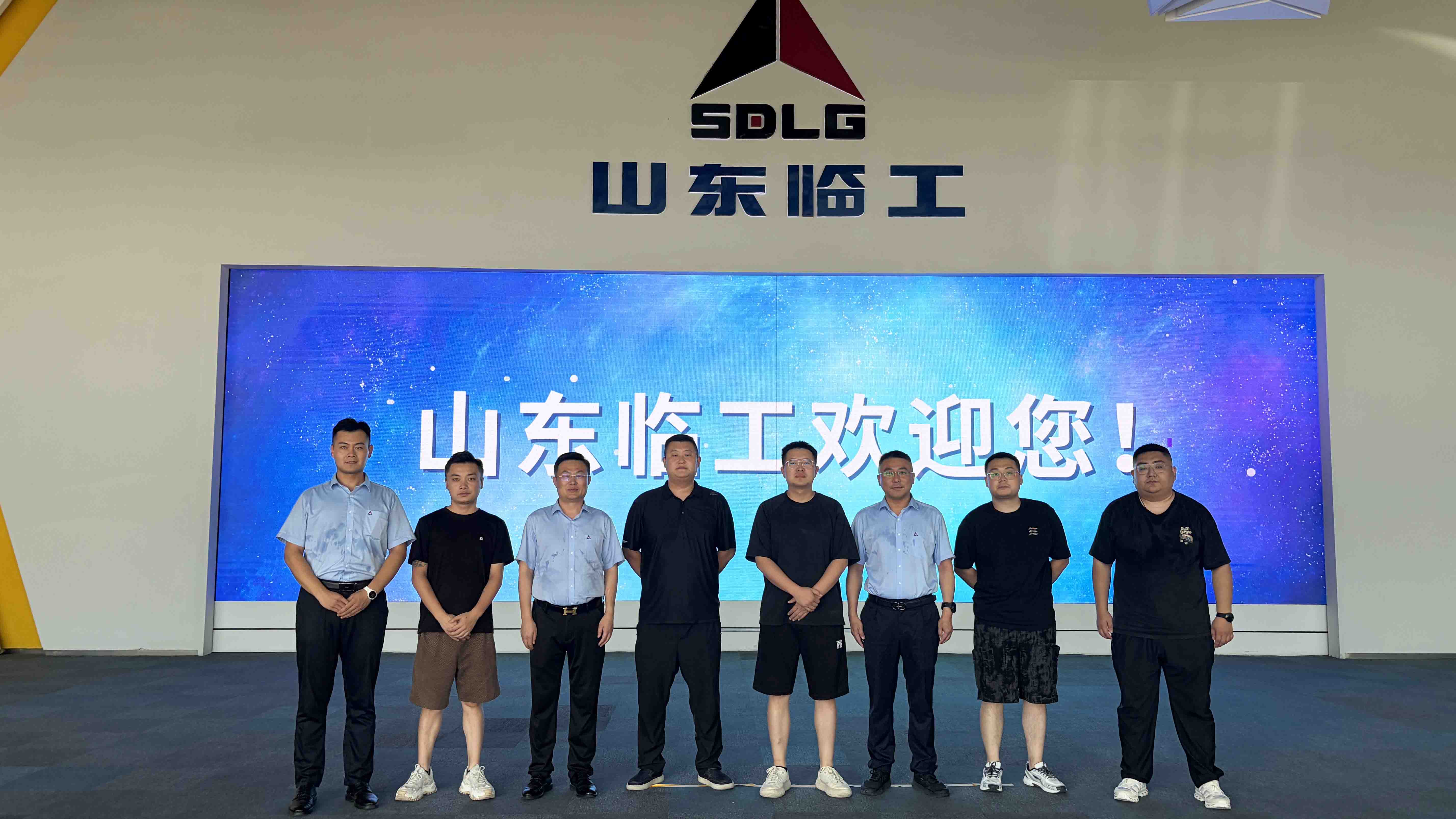 Acelerando la exportación de maquinaria de construcción: ZW Vehicle Group se asocia con SDLG