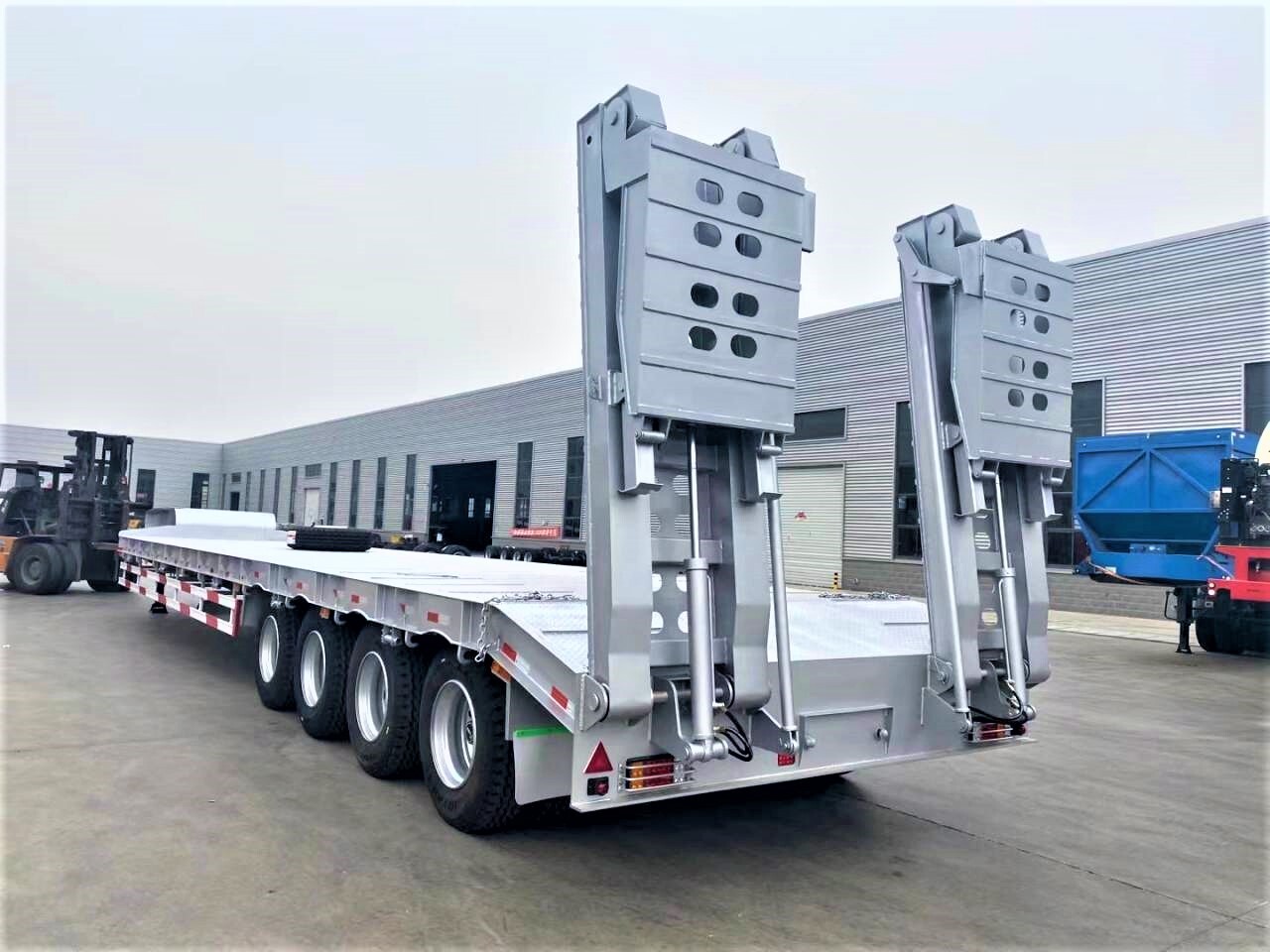 Semi-reboque de cama baixa de 4 eixos e 100 toneladas