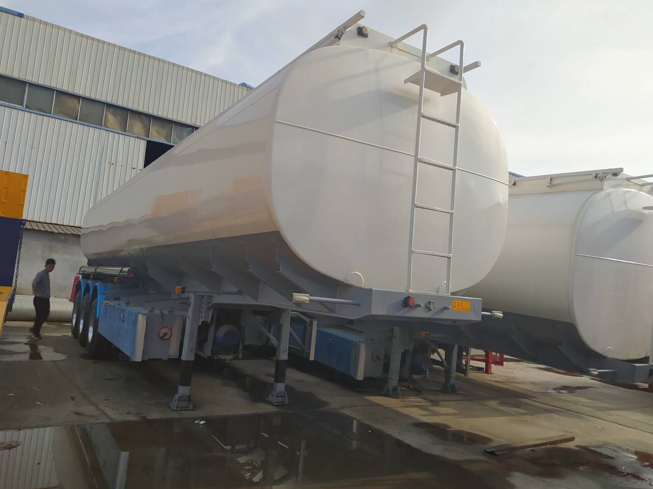 Reboque-tanque de 3 eixos em aço carbono 42000L