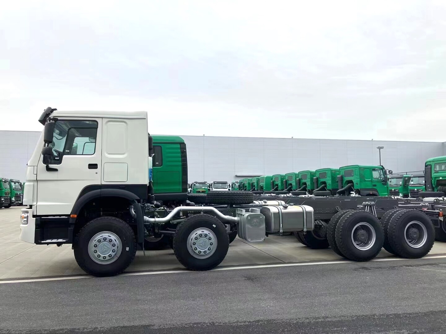 Caminhão trator HOWO 6x4