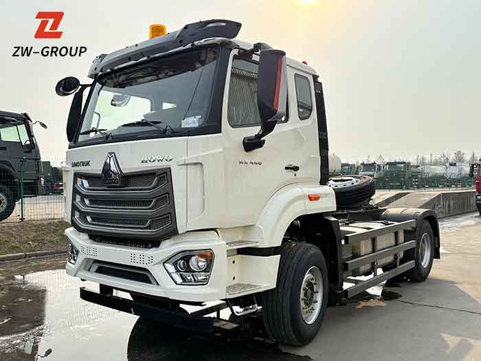 Caminhão Trator Howo NX 4x2 com Motor MAN