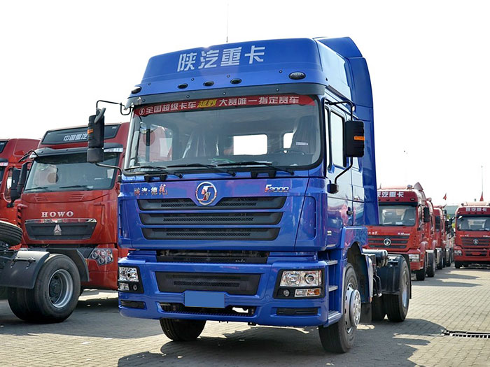 Caminhão trator Shacman F3000