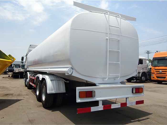 HOWO 8x4 Caminhão Tanque de Combustível à venda