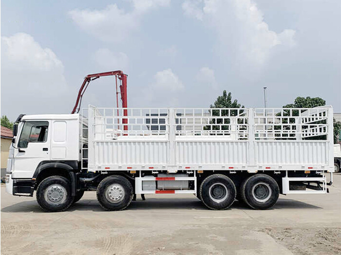 SINOTRUK HOWO 375hp 8x4 Caminhão de Transporte de Carga