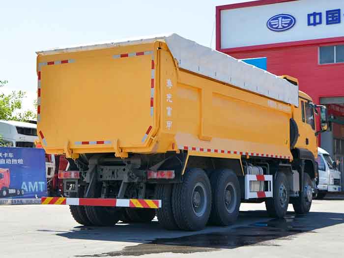 Sinotruk SITRAK G7W 8X4 Caminhão Basculante