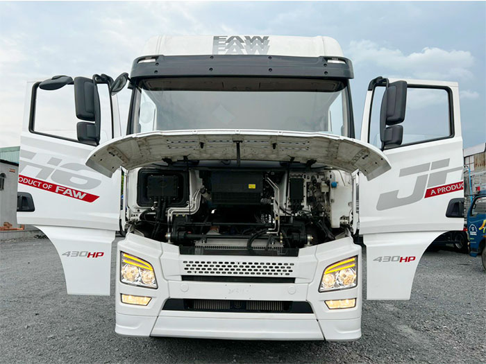 Caminhão Trator FAW JH6 6×4