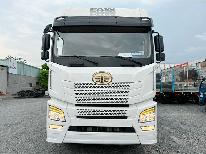 Caminhão Trator FAW JH6 6×4