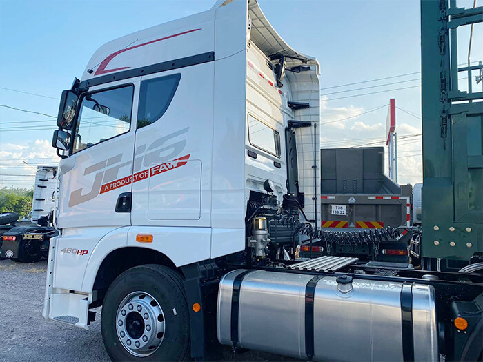 FAW JH6 6×4 Tractor Truck