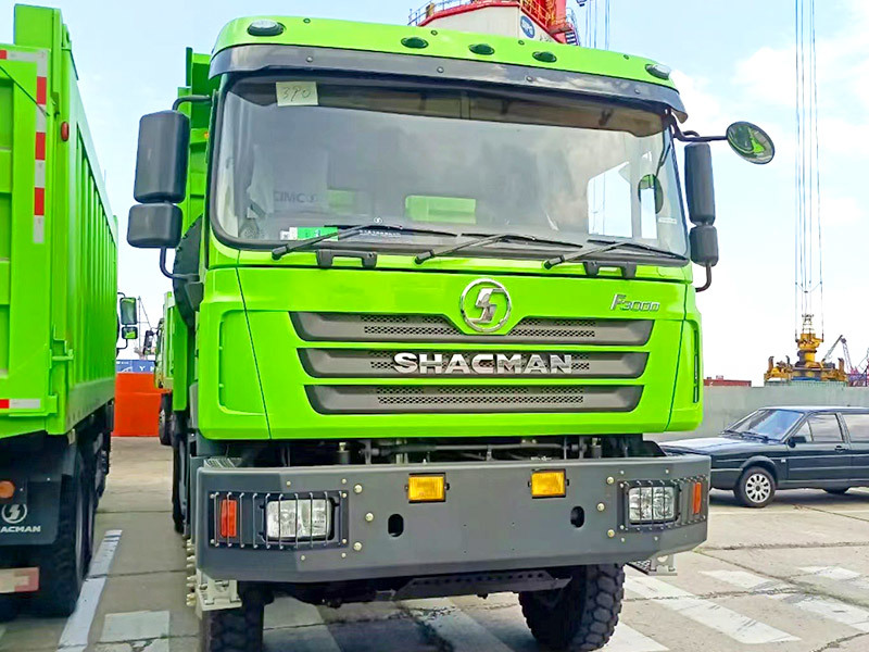 Camião basculante verde F3000 8x4 novo/usado