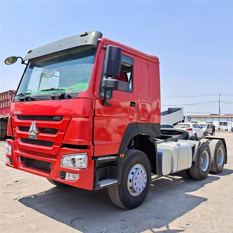 Caminhão Trator Sinotruk Howo 6x4 420HP Usado