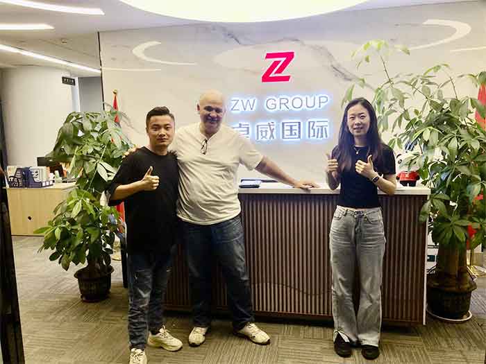 نحن راضون جدًا وسنطلب مرة أخرى!