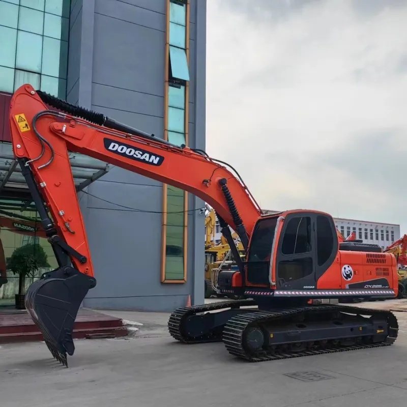 حفارة Doosan DX225 مستعملة Doosan DX225
