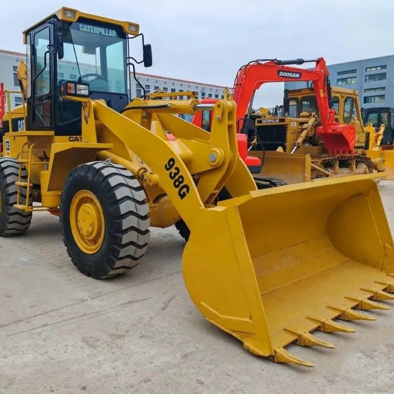 لودر بعجل CAT 938 مستعمل