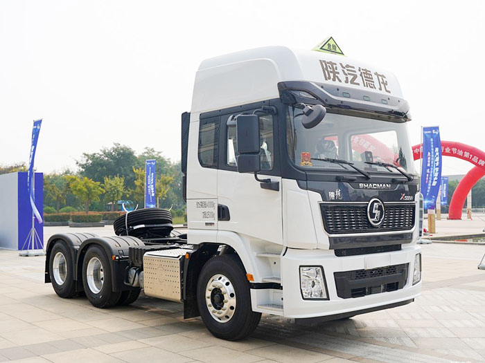 شاحنة شاكمان X5000 الجرار 6x4