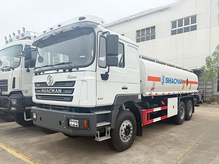 شاحنة صهريج وقود شاكمان F3000 6x4
