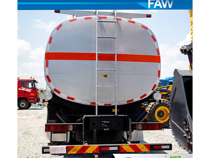 FAW JH6 8x4 420HP Fuel Tanker Truck