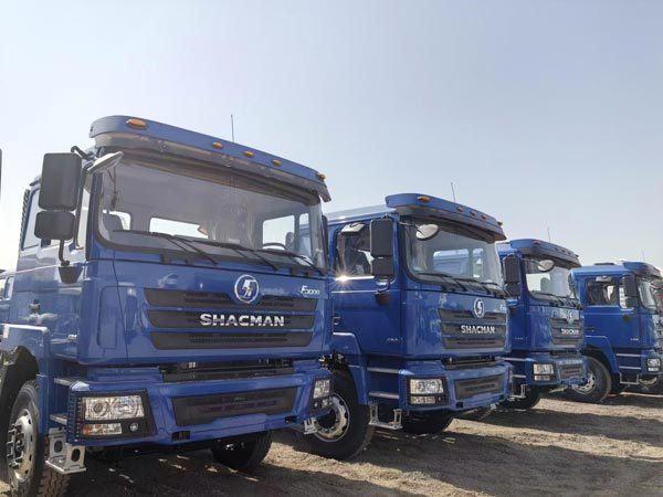 شاحنة جرار شاكمان F3000 6x4 بقوة 430 حصان