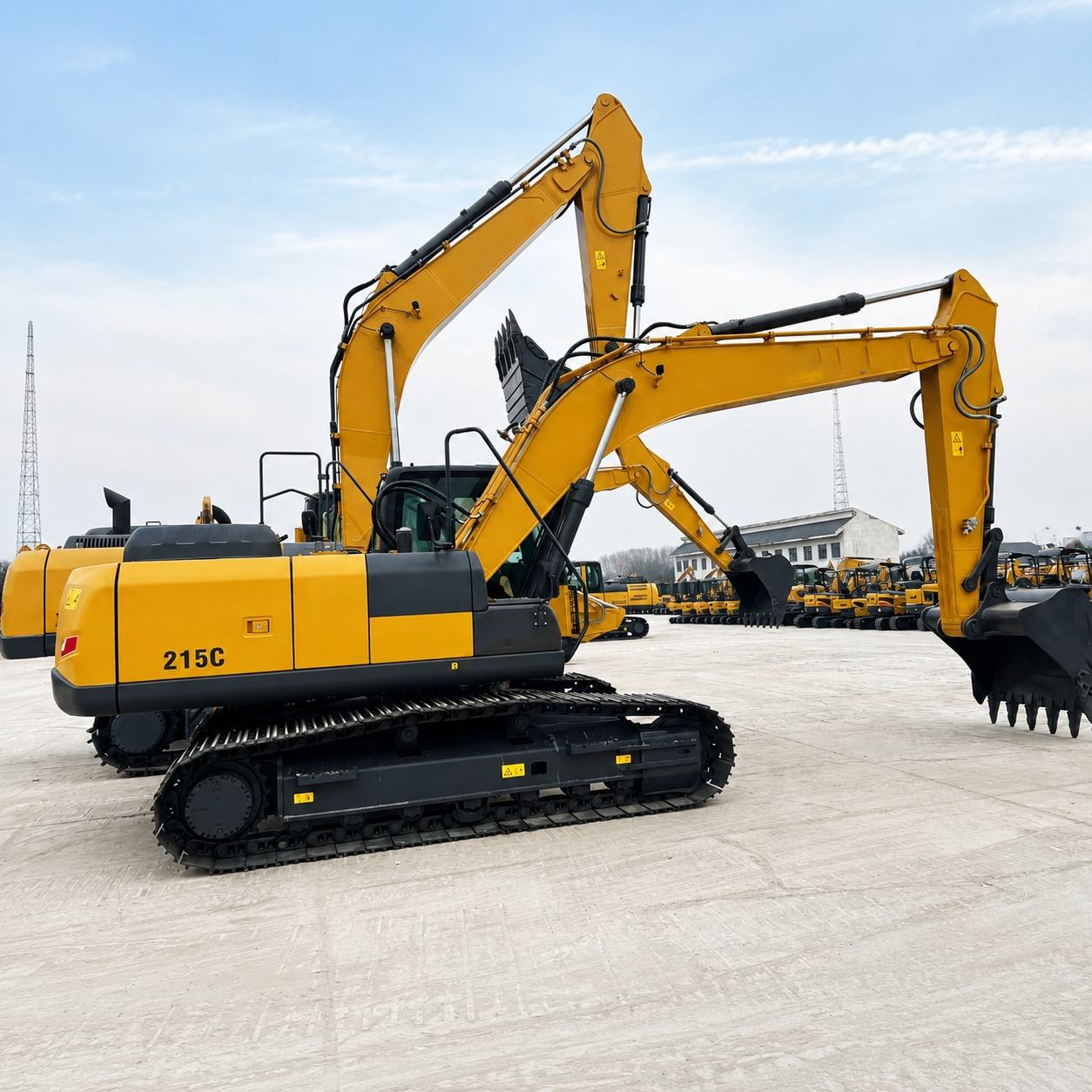 كيف يعمل الحفّار الهيدروليكي XCMG XE215C على تحسين إنتاجية أعمال الحفر والتسوية
