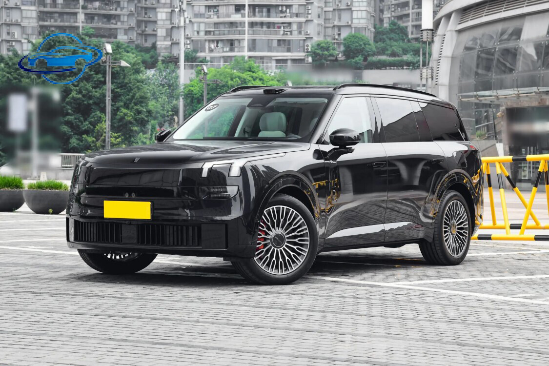 Lynk & Co 900