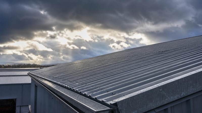 How galvanized steel roofing sheets handle harsh weather How galvanized steel roofing sheets handle harsh weather