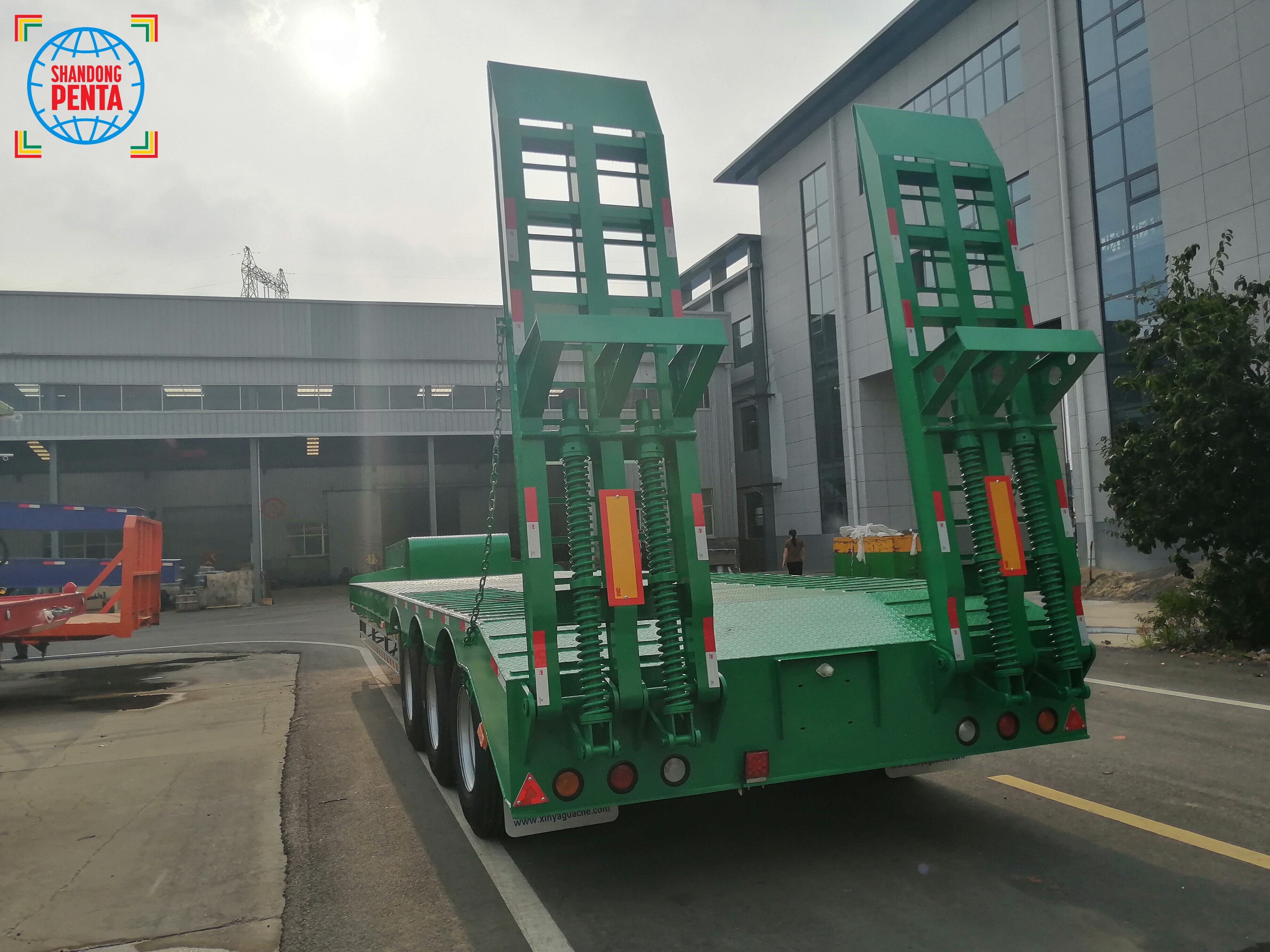 Green- 3-Axle 16m Low Flatbed Semi-Trailer