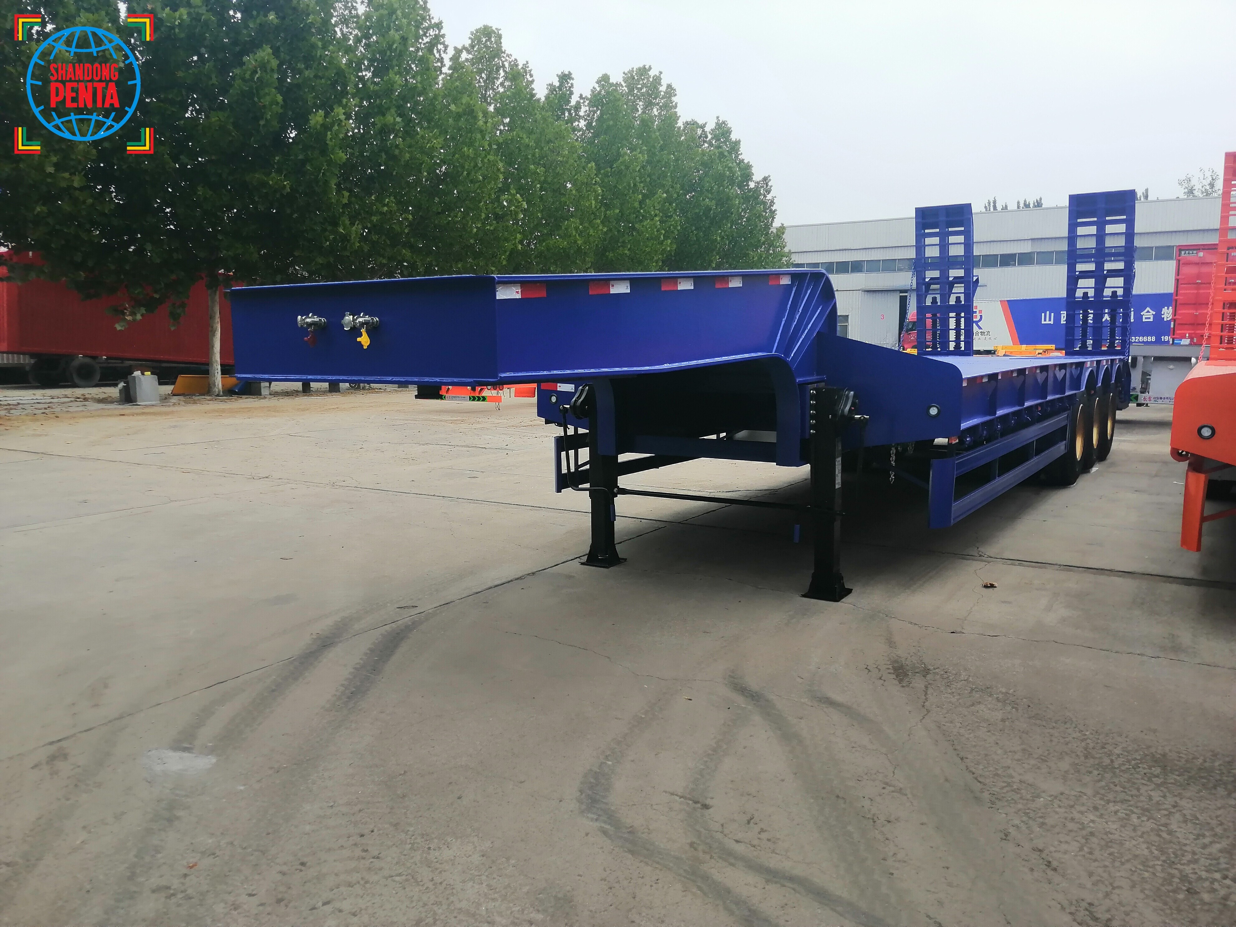  Blue- 3-Axle 16m Low Flatbed Semi-Trailer