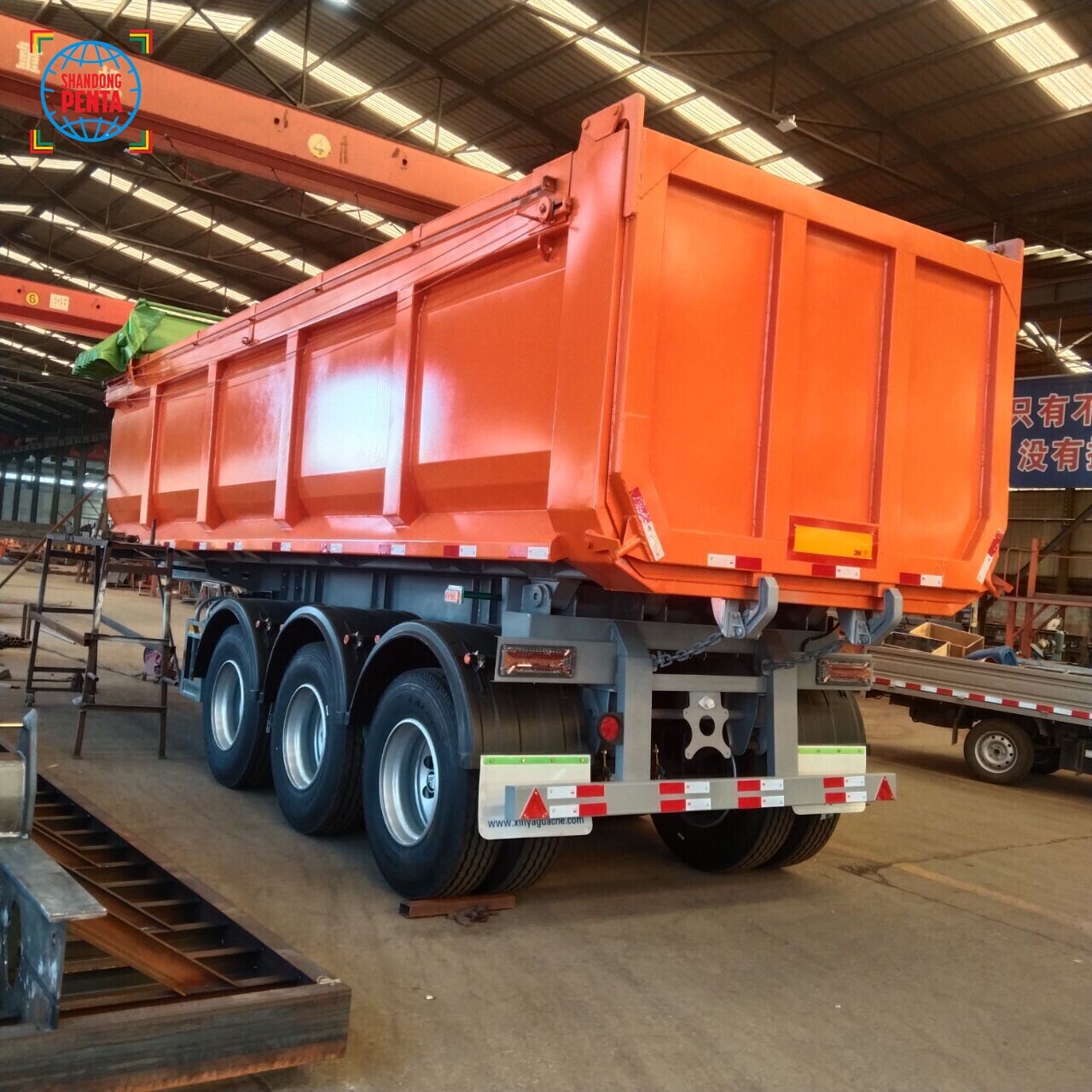 Three-axle Rear-Tilt Self-Unloading