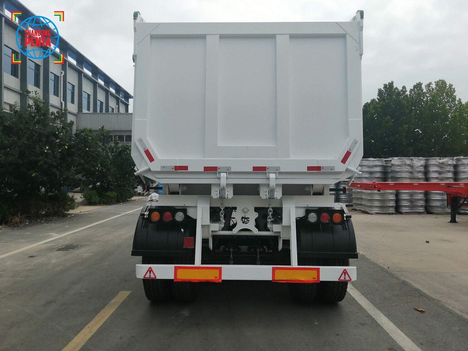 Three-axle Rear-Tilt Self-Unloading