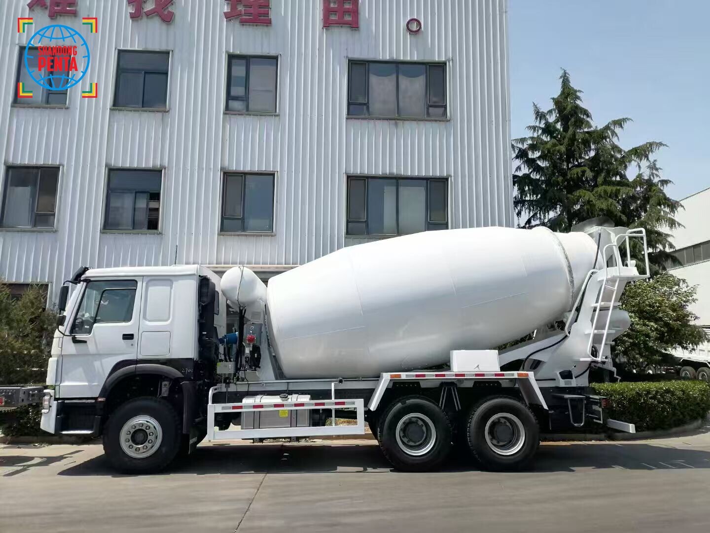Square Concrete Mixer Truck