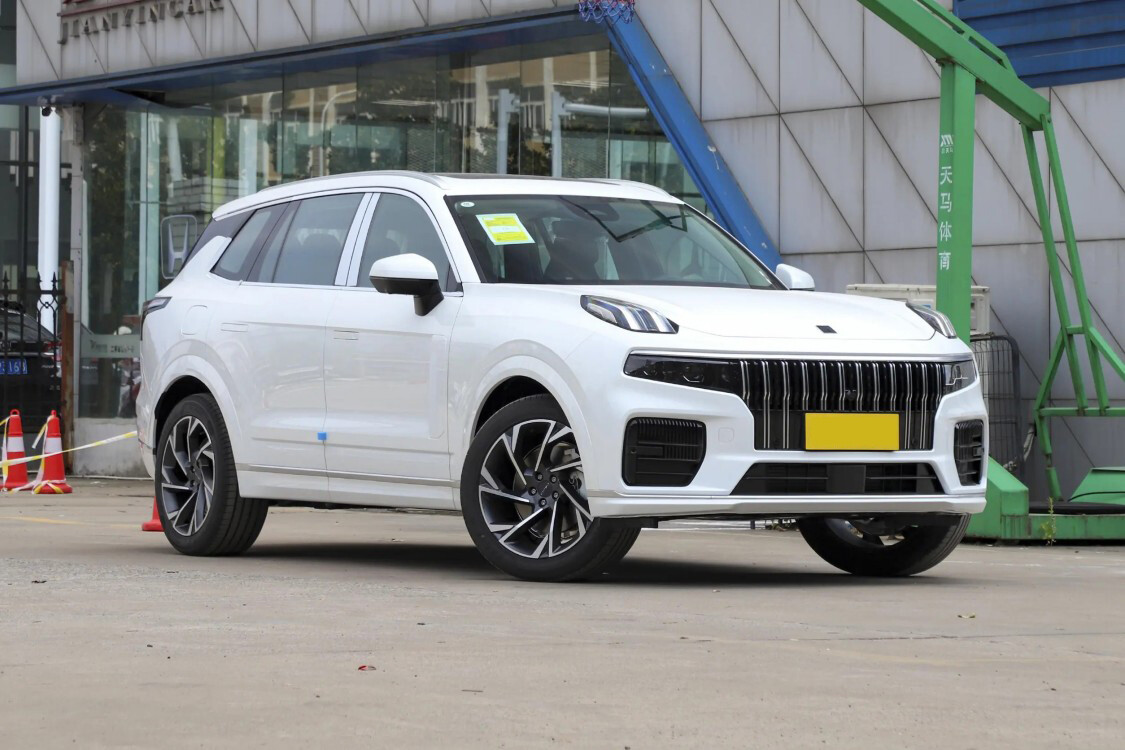 Lynk & Co 09