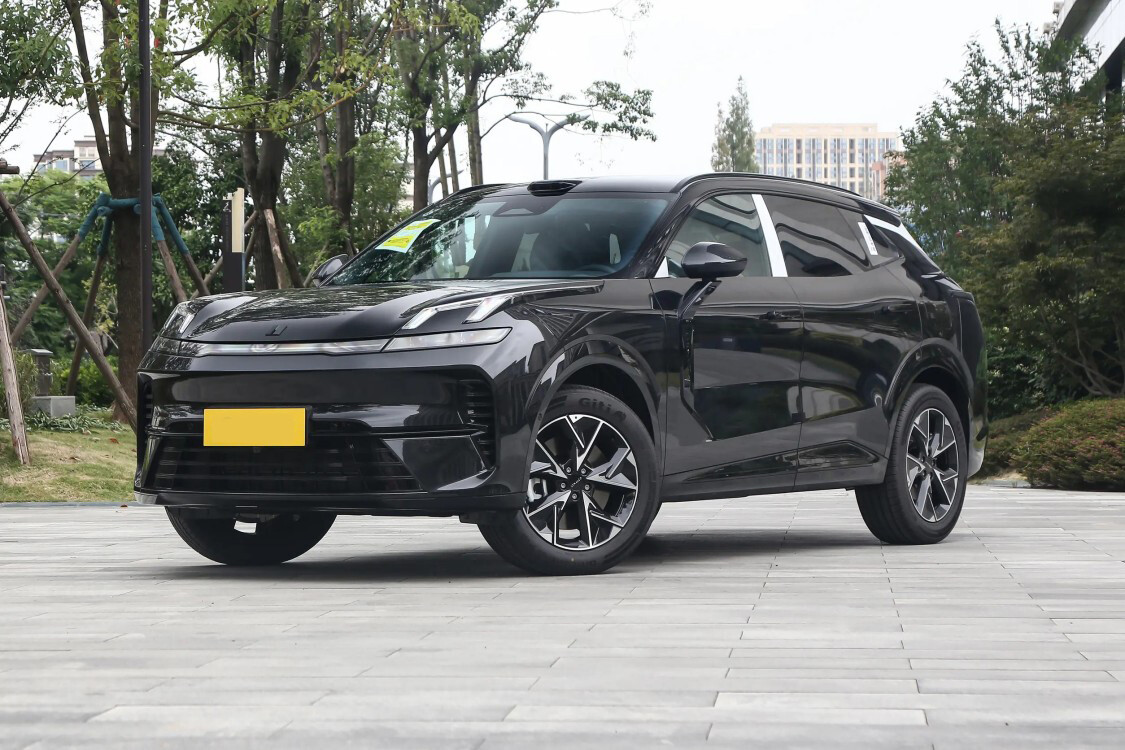 Lynk & Co 08 EM-P